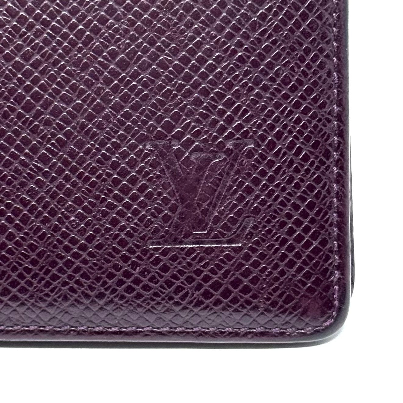 Louis Vuitton Taiga Long Wallet
