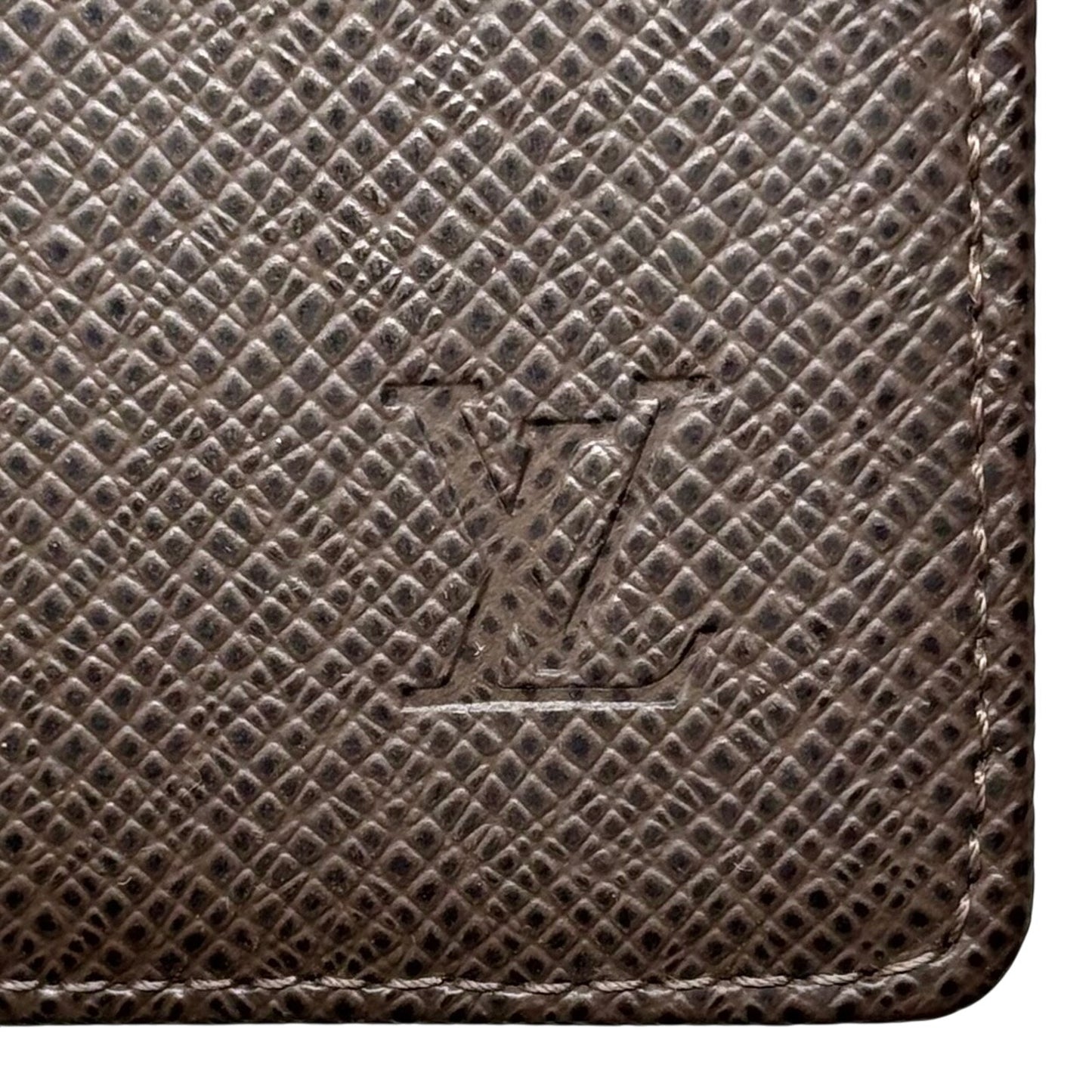 Louis Vuitton Taiga Long Wallet / Passport Case